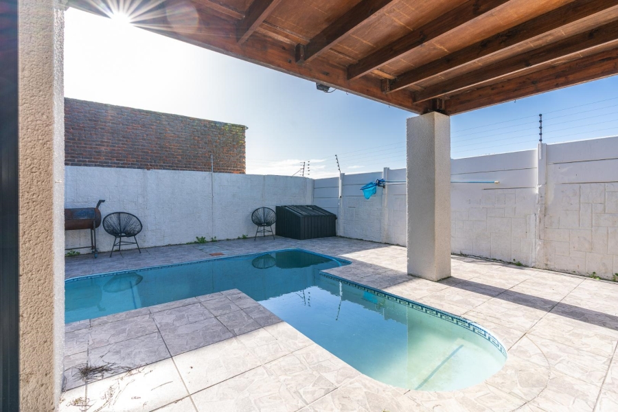 To Let 4 Bedroom Property for Rent in Milnerton Ridge Western Cape